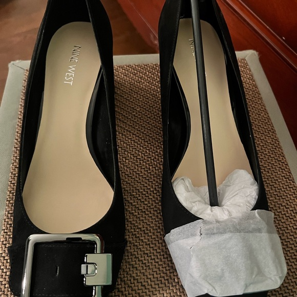 NINE WEST DRESS SHORS - Picture 3 of 3